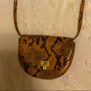 Urban outfitters crossbody/Fannypak purse